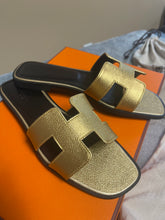 Load image into Gallery viewer, Gold Oran Sandals
