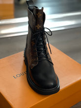 Load image into Gallery viewer, Brown monogram Boots
